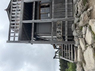 雲の平山荘